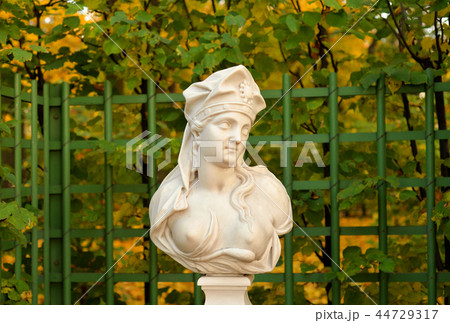 The Samian Sibyl statue at evening. 44729317