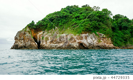 Rocks and ocean, asian beach Rocks and ocean, asian beach 44729335