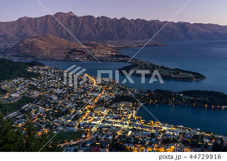 queenstown sunset 44729916