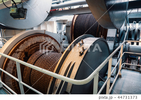 Anchor-handling Tug Supply AHTS vessel towing and ah winch 44731373