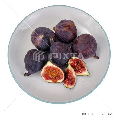 Plate with ripe, sweet figs 44731671