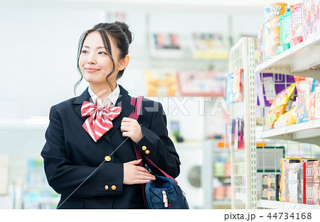 コンビニ（女子高生） 44734168