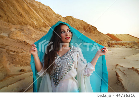 Eastern beauty dance Khaleeji 44736216