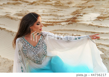 Eastern beauty dance Khaleeji 44736217