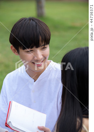 カップル デート 韓国人 44736371