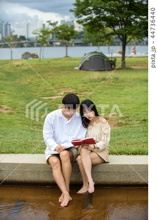 カップル デート 韓国人 44736440