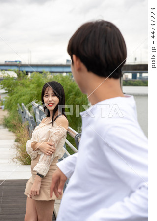 カップル デート 韓国人 44737223