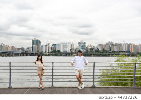 カップル デート 韓国人 44737226