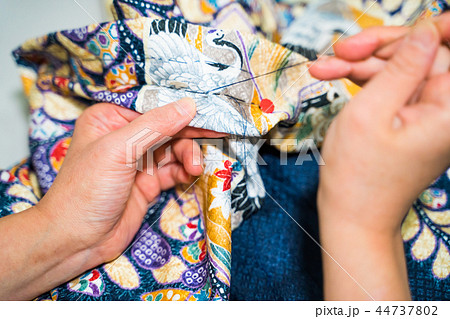 裁縫 和裁 七五三の着物の肩上げ 裁縫 和裁 七五三の着物の肩上げ 44737802