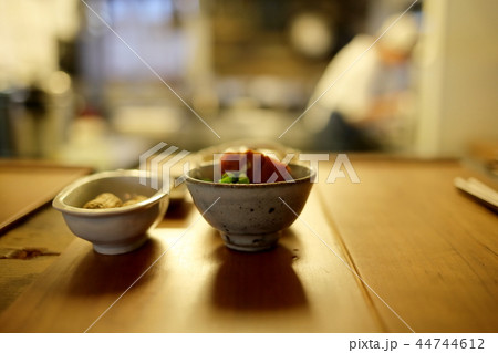 風景 カフェ 食堂 茶碗 和食 調理場 風景 カフェ 食堂 茶碗 和食 調理場 44744612
