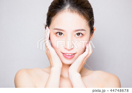 beauty skin care woman 44748678