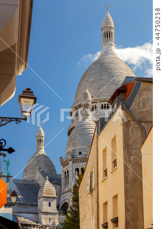 Paris. Sacre Coeur in the early morning. Paris. Sacre Coeur in the early morning. 44750258