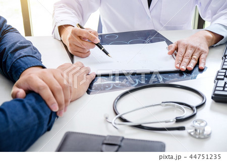 Professor doctor recommend report a method with patient treatmen Professor doctor recommend report a method with patient treatmen 44751235