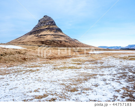 Kirkjufell mountain in winter, Iceland 44757183