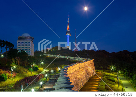night view of namsan seoul tower in seoul, korea night view of namsan seoul tower in seoul, korea 44760519
