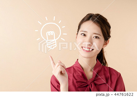 ひらめく女性 ひらめく女性 44761622