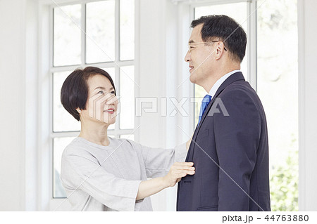 夫婦 ビジネスマン 準備 44763880