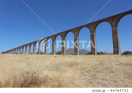 世界遺産・テンブレケ水道橋　メキシコ 44764731
