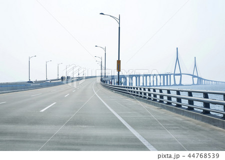 街灯 建築 交通 44768539