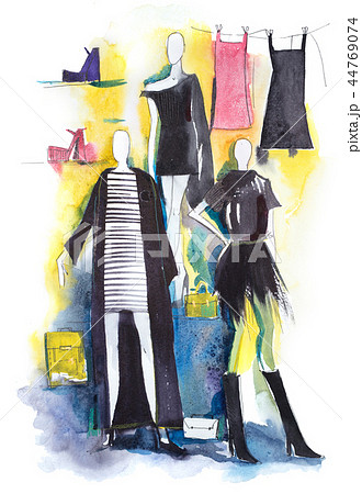 Casual clothing shop in shopping mall. Mannequins standing in store window display. 44769074