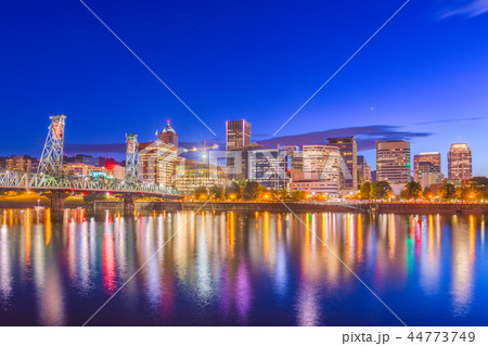 Portland, Oregon, USA Skyline 44773749