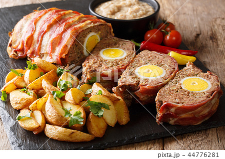 German meatloaf (Falscher Hase or Hackbraten) 44776281