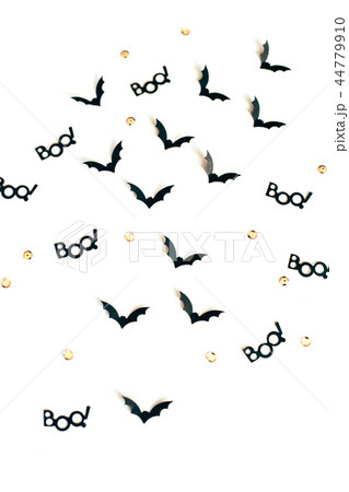 Halloween confetti with bats and boo 44779910