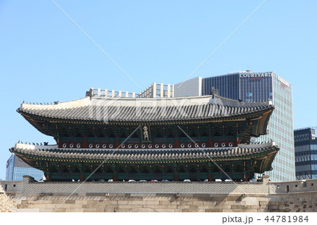 Namdaemun (Sungnyemun) Gate in Seoul, South Korea Namdaemun (Sungnyemun) Gate in Seoul, South Korea 44781984