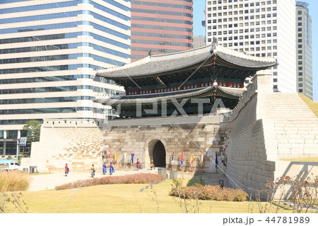 Namdaemun (Sungnyemun) Gate in Seoul, South Korea Namdaemun (Sungnyemun) Gate in Seoul, South Korea 44781989