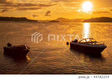 瀬戸内の朝 漁港の日の出 瀬戸内の朝 漁港の日の出 44782254