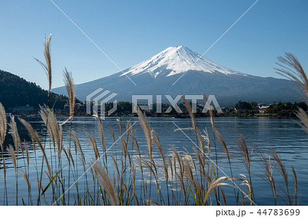 ススキ 逆さ富士 富士河口湖 富士山 山 世界遺産 秋 景色 風景 空 快晴 自然 観光スポット ススキ 逆さ富士 富士河口湖 富士山 山 世界遺産 秋 景色 風景 空 快晴 自然 観光スポット 44783699
