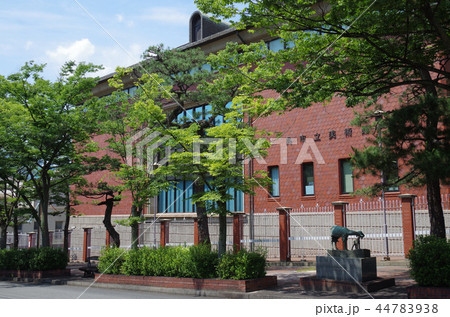 美術館前通りの歩道の景色 44783938