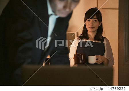 夫婦のライフスタイル 44789222