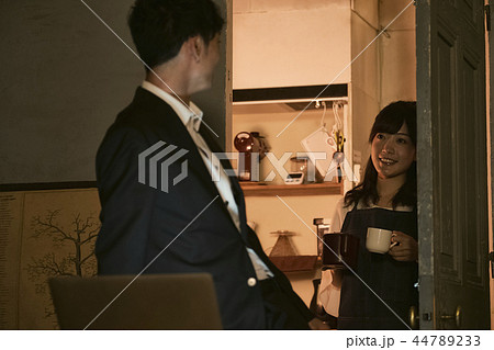 夫婦のライフスタイル 44789233