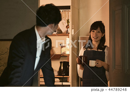 夫婦のライフスタイル 44789248