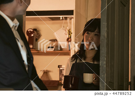 夫婦のライフスタイル 44789252