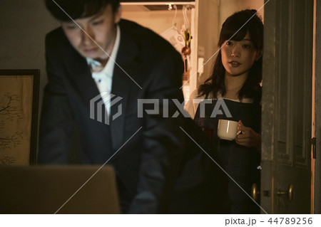 夫婦のライフスタイル 44789256