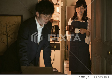夫婦のライフスタイル 44789303