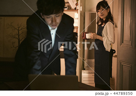 夫婦のライフスタイル 44789350