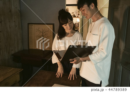夫婦のライフスタイル 44789389