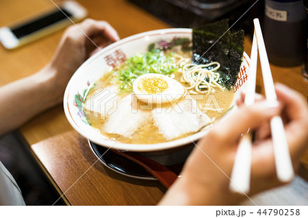 ラーメン屋　ラーメン 44790258