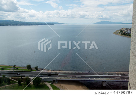 高層ビルから宍道湖の眺め 44790797