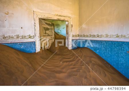 Abandoned ghost town of Kolmanskop in Namibia 44798394