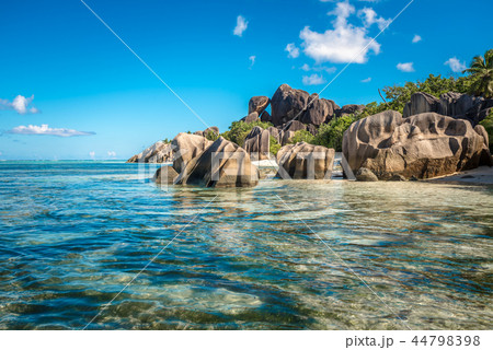 Tropical island beach, La Digue, Seychelles 44798398