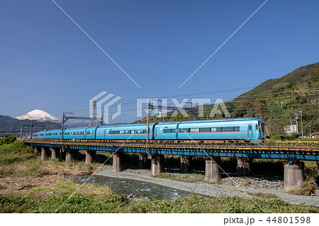 快晴・富士山とロマンスカー 44801598