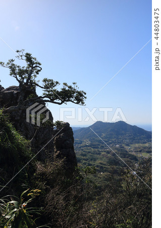 伊予ヶ岳から望む富山(南房総市) 44803475
