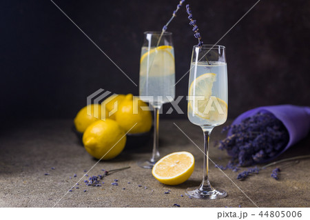 Lemonade with lemons and lavender 44805006