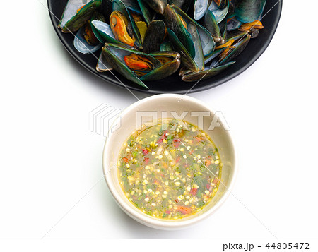 Steamed mussels and Seafood sauce.  44805472
