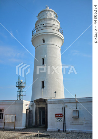 紀伊半島・潮岬灯台・敷地より見上げる美しい灯台の眺め(5) 紀伊半島・潮岬灯台・敷地より見上げる美しい灯台の眺め(5) 44806224