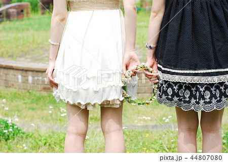 花冠と少女たち 44807080